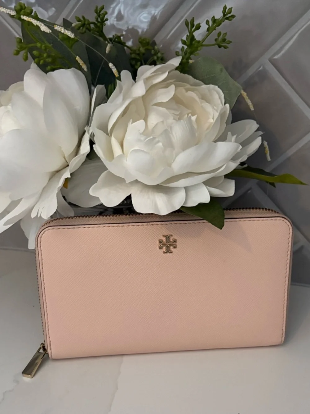 TORY BURCH Saffiano Leather Continental Wallet - Picture 10 of 10